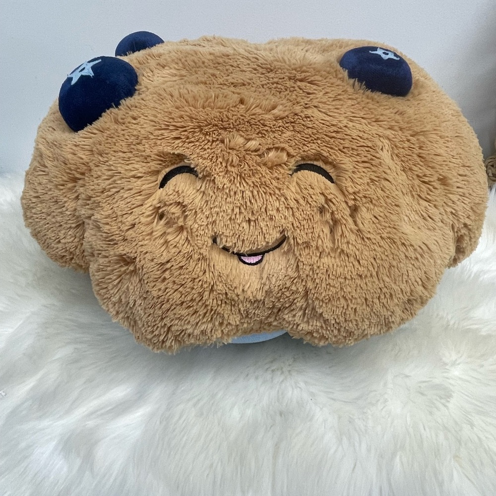 RARE RETIRED BLUEBERRY MUFFIN SQUISHABLE. Large, So cute and fluffy!!!